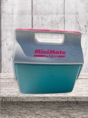 Vintage igloo cooler